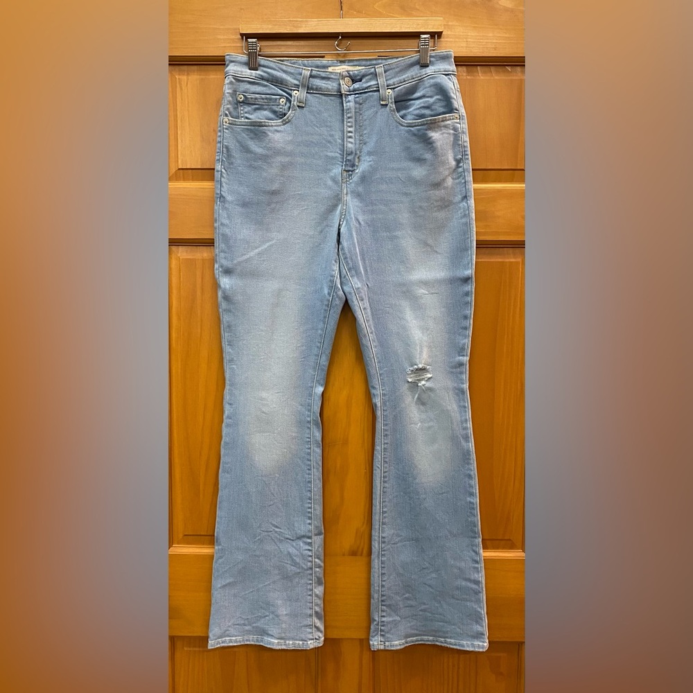 NWOT Levi’s 725 High Rise Bootcut Jeans